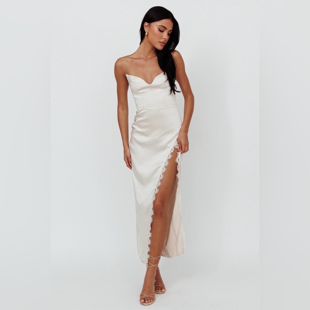 Selfie Leslie Champagne Maxi Dress